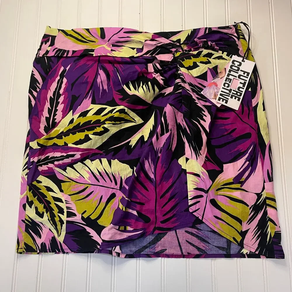 NWT Future Collective Alani Noelle Botanical Print Mini Skirt Size Womens 16